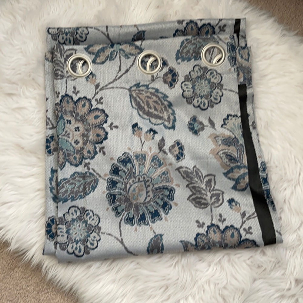 Very pretty paisley curtains for any living area.